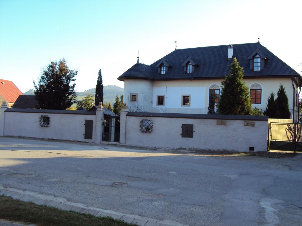 Castle Kastiel Kotesova Apartment Exterior photo