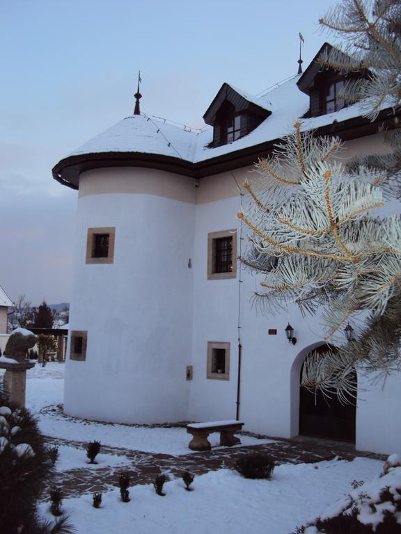 Castle Kastiel Kotesova Apartment Exterior photo