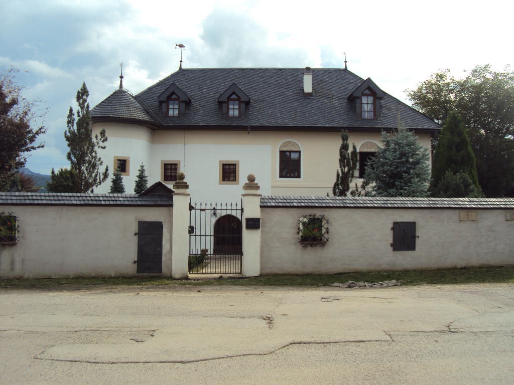 Castle Kastiel Kotesova Apartment Exterior photo