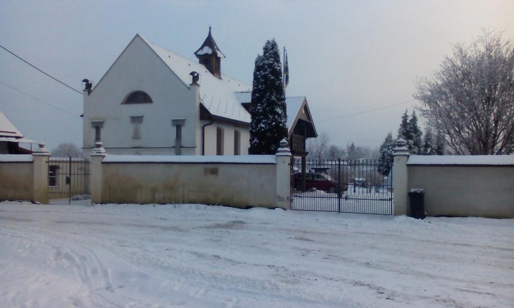 Castle Kastiel Kotesova Apartment Exterior photo